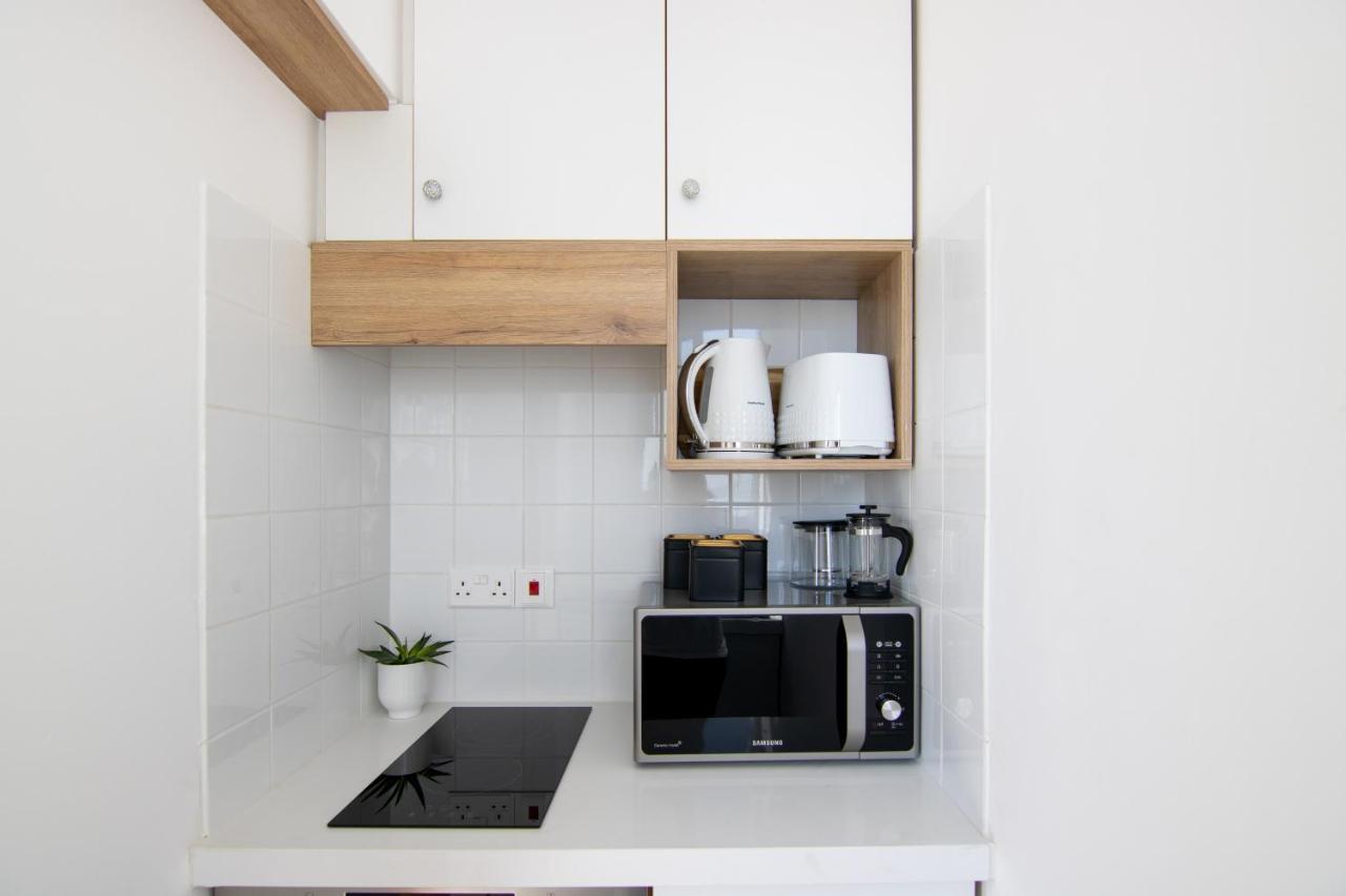 Phaedrus Living Seaview Studio Suite Lighthouse 52 Paphos 外观 照片